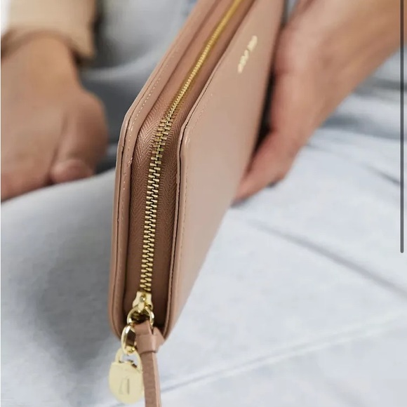 PR: Ted Baker London Taupe Leather Sunken Padlock Matinee Wallet Taupe - Picture 8 of 13